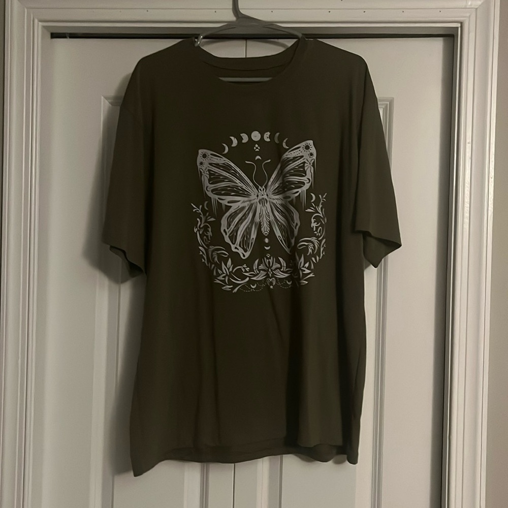 Never worn green tee